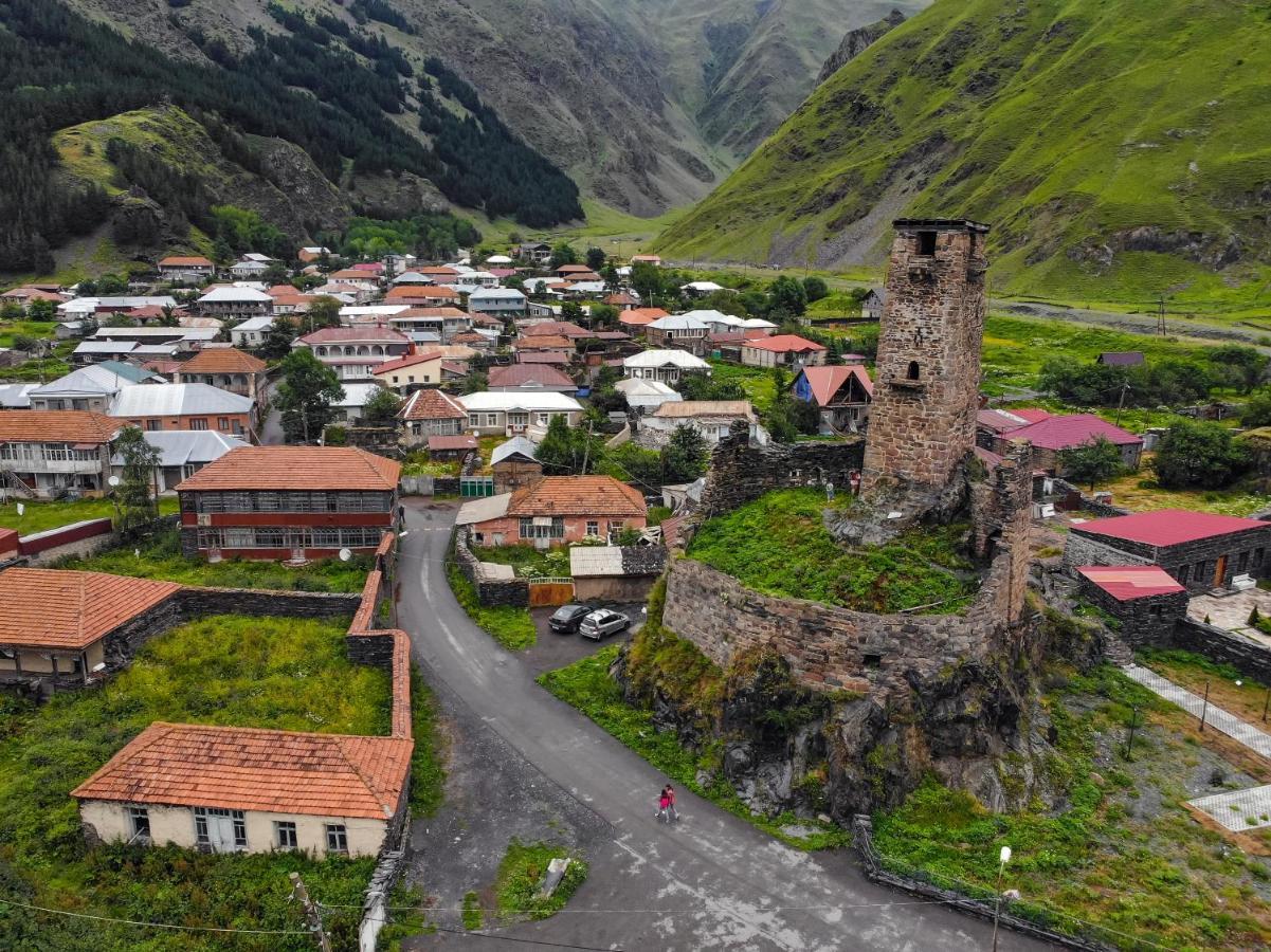 Sno Inn Kazbegi Buitenkant foto