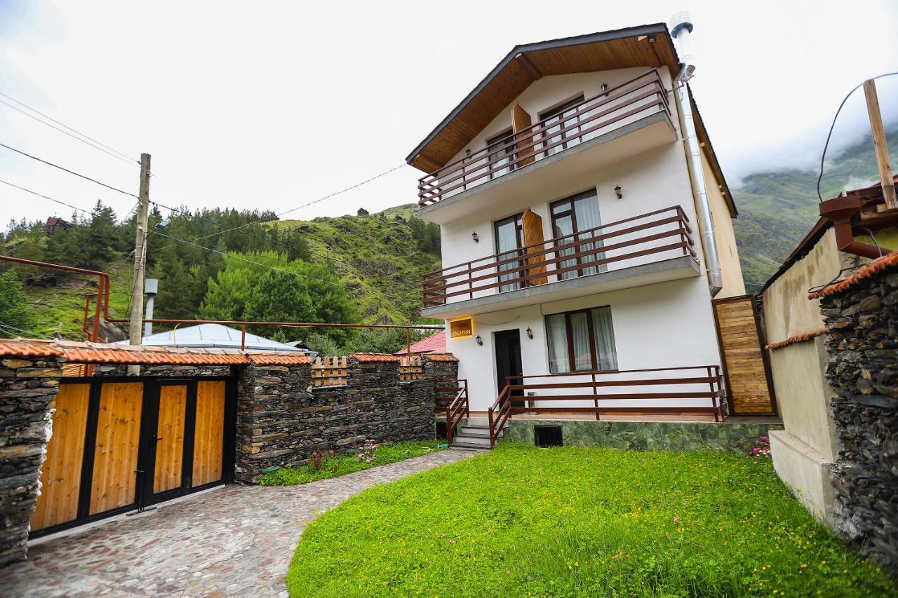 Sno Inn Kazbegi Buitenkant foto