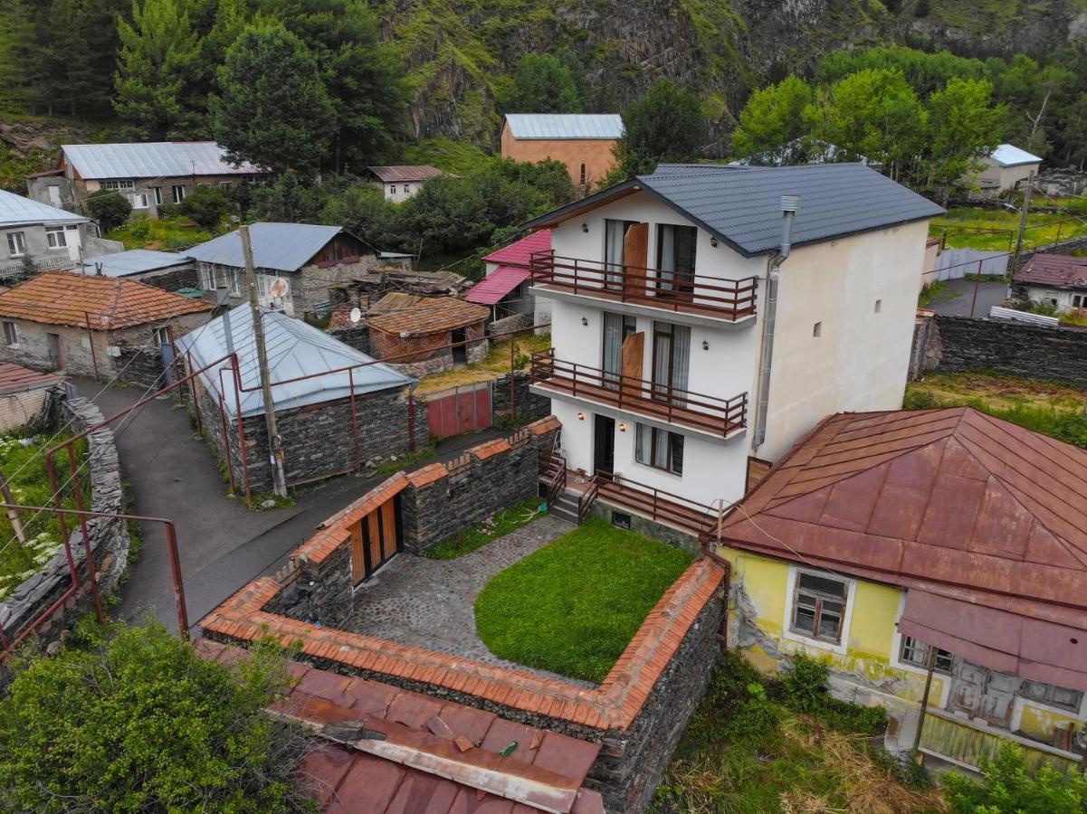 Sno Inn Kazbegi Buitenkant foto