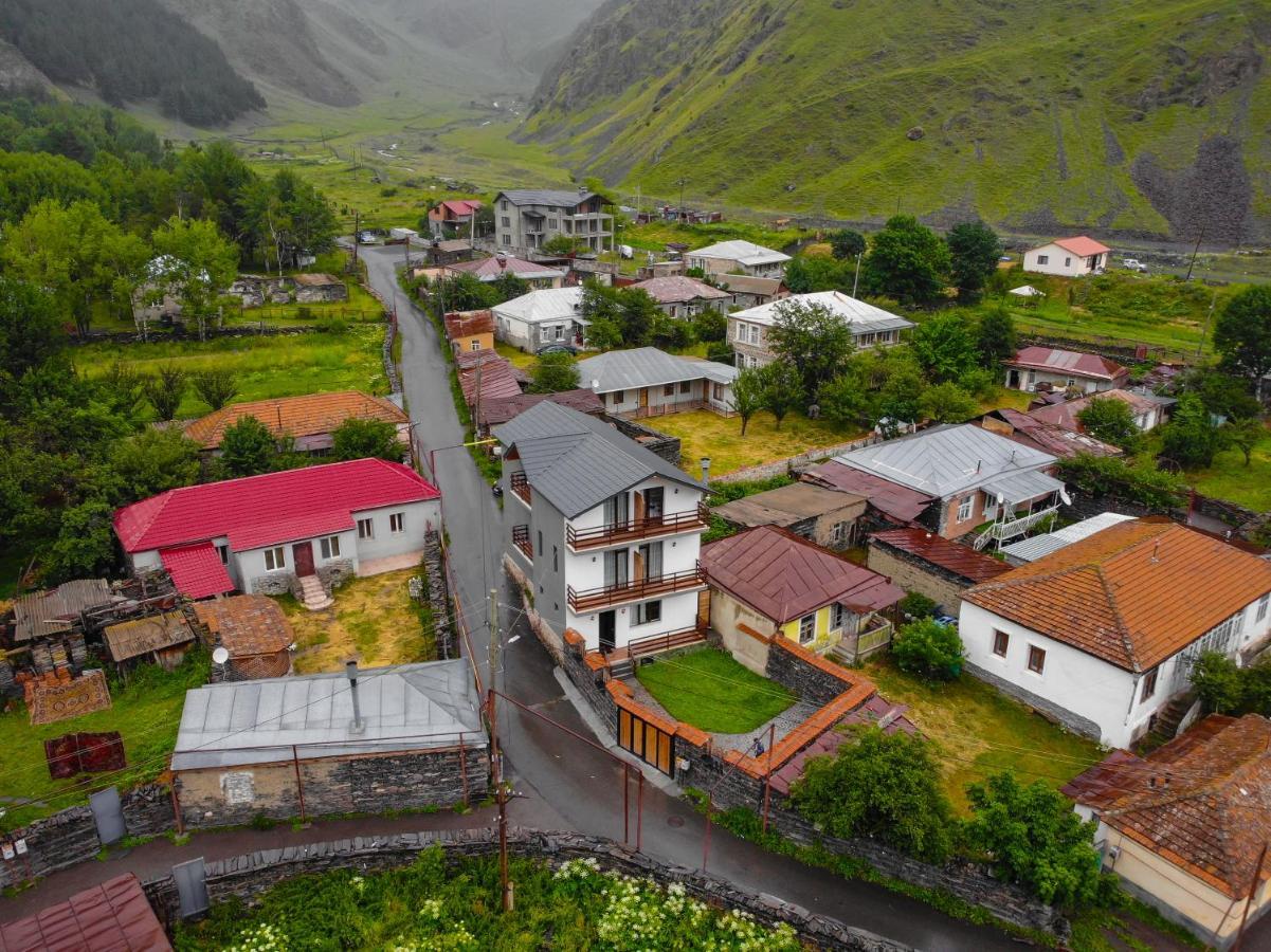 Sno Inn Kazbegi Buitenkant foto