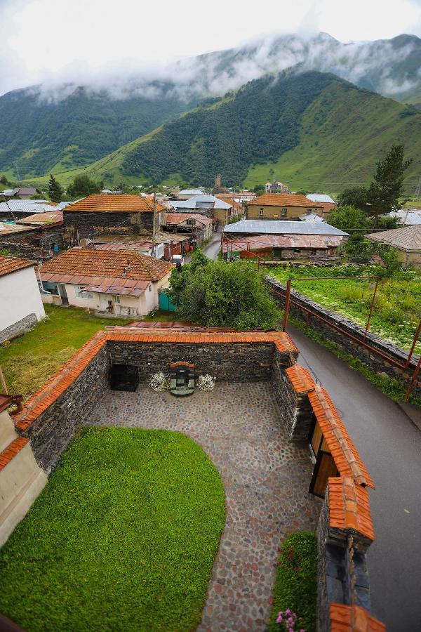 Sno Inn Kazbegi Buitenkant foto