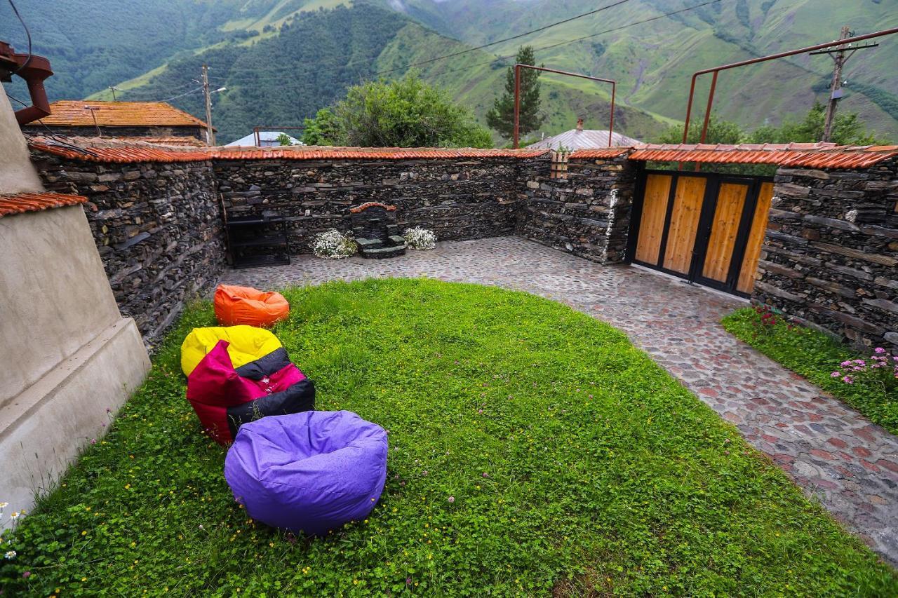 Sno Inn Kazbegi Buitenkant foto