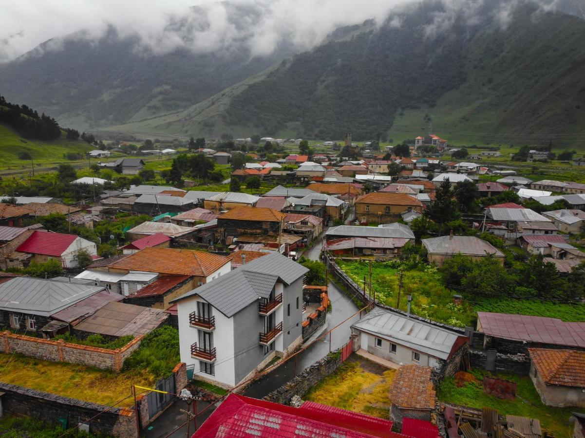 Sno Inn Kazbegi Buitenkant foto