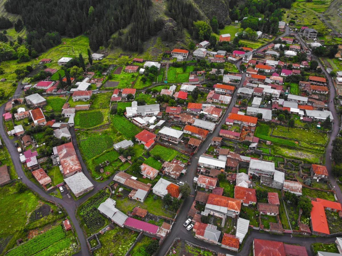 Sno Inn Kazbegi Buitenkant foto