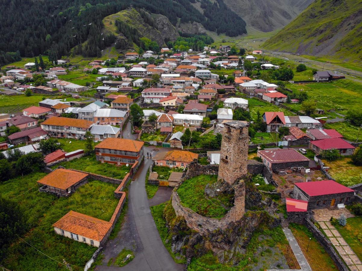 Sno Inn Kazbegi Buitenkant foto